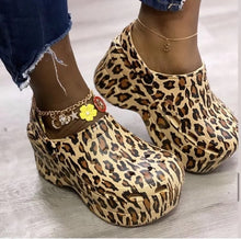 Load image into Gallery viewer, Cheetah Print Clogs
